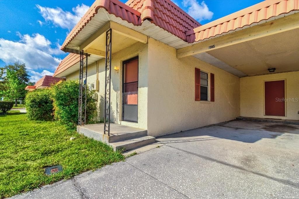 3945 DEL RIO AVENUE NEW PORT RICHEY, FL 34655