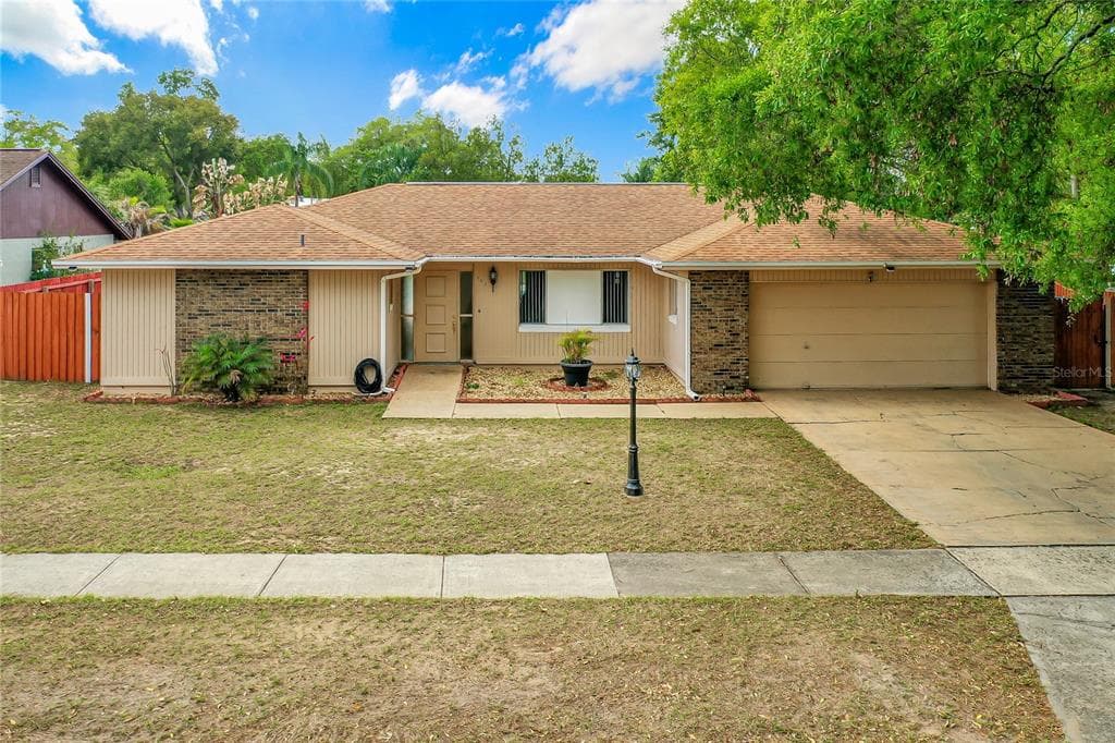 101 MAHOGANY DRIVE SEFFNER, FL 33584