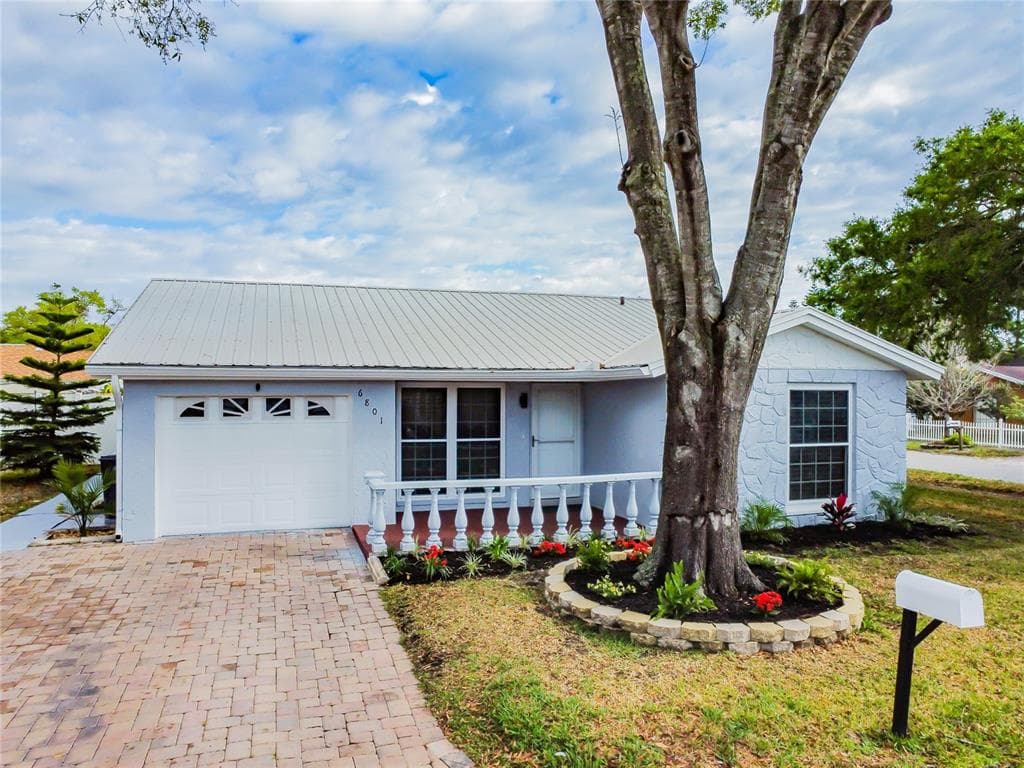 6801 FERNFIELD COURT TAMPA, FL 33634