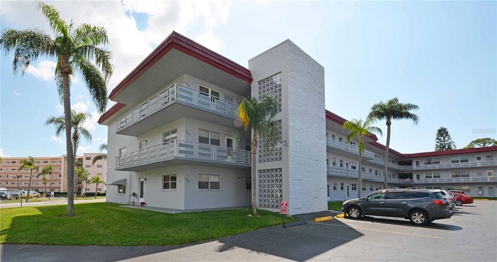 5660 80TH STREET N UNIT C207 ST PETERSBURG, FL 33709
