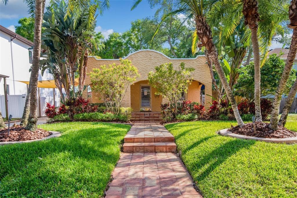 2912 W NEPTUNE STREET TAMPA, FL 33629