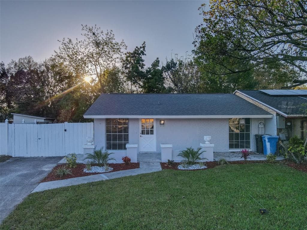 8546 BRIAR GROVE CIRCLE TAMPA, FL 33615