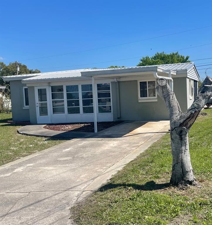 521 RAYMOND AVENUE FROSTPROOF, FL 33843