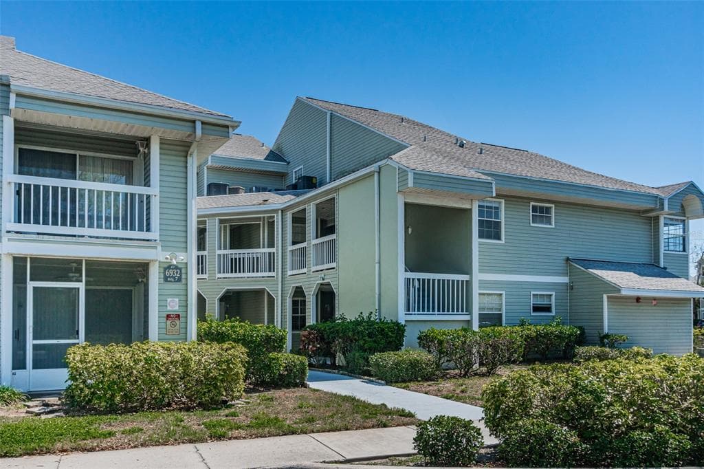 6932 STONES THROW CIRCLE N UNIT 7201 ST PETERSBURG, FL 33710