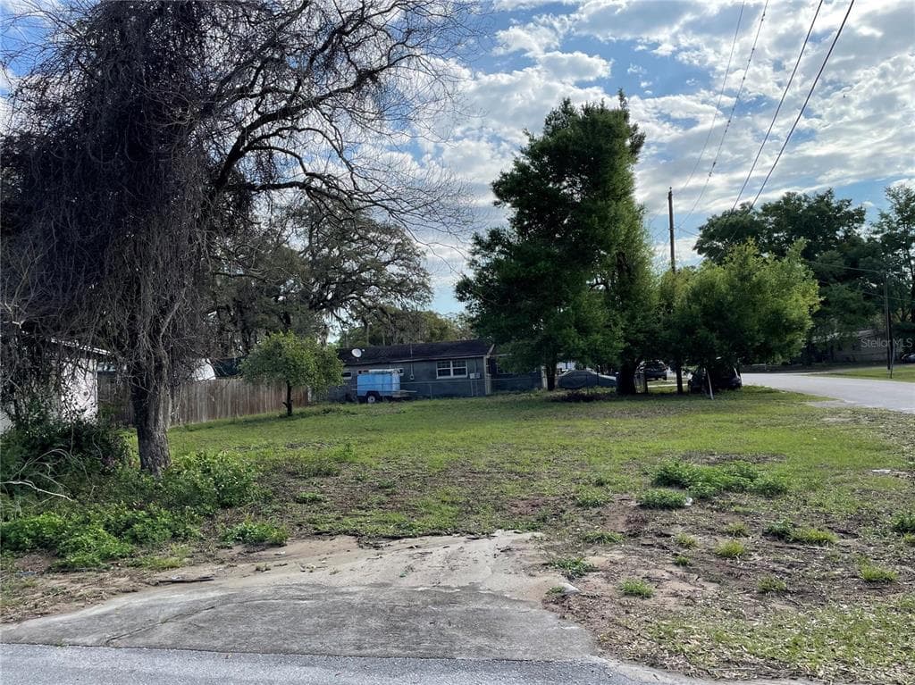 1001 N PARSONS AVENUE SEFFNER, FL 33584