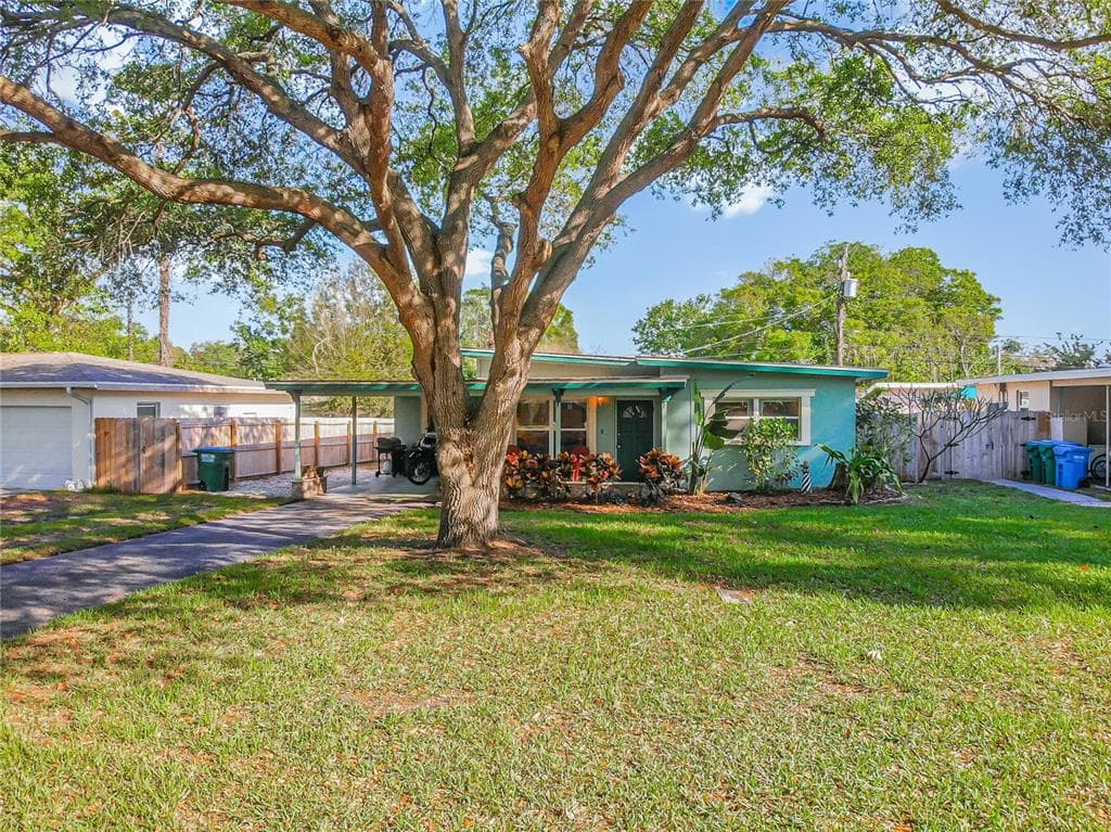 1924 PINEHURST DRIVE CLEARWATER, FL 33763