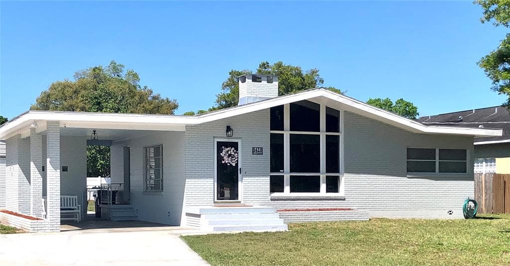 8418 N GOMEZ AVENUE TAMPA, FL 33614