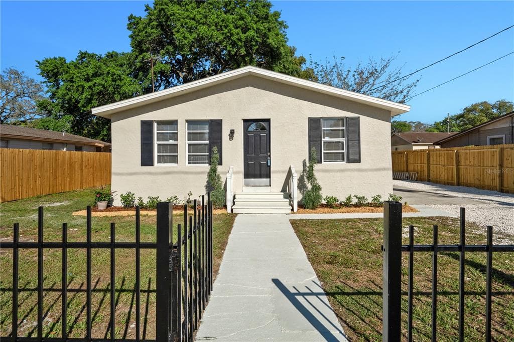9809 N 11TH STREET TAMPA, FL 33612