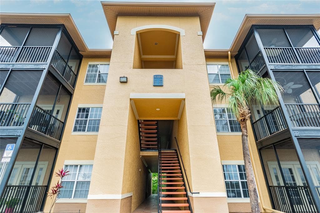 4304 BAYSIDE VILLAGE DRIVE UNIT 201 TAMPA, FL 33615
