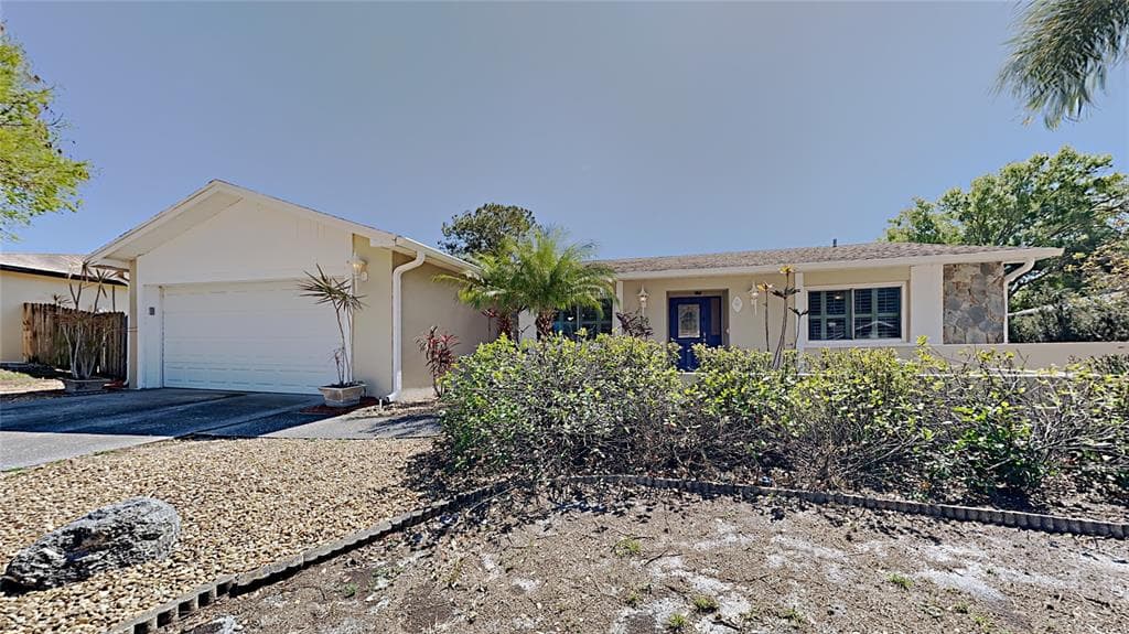 2077 CHADSWORTH DRIVE DUNEDIN, FL 34698
