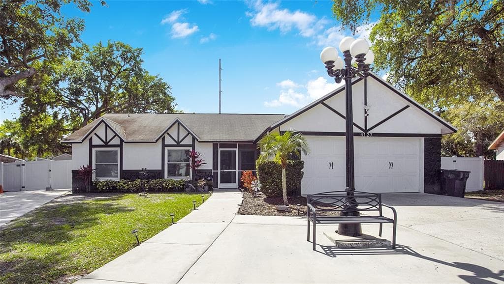 4127 SPRING WAY CIRCLE VALRICO, FL 33596