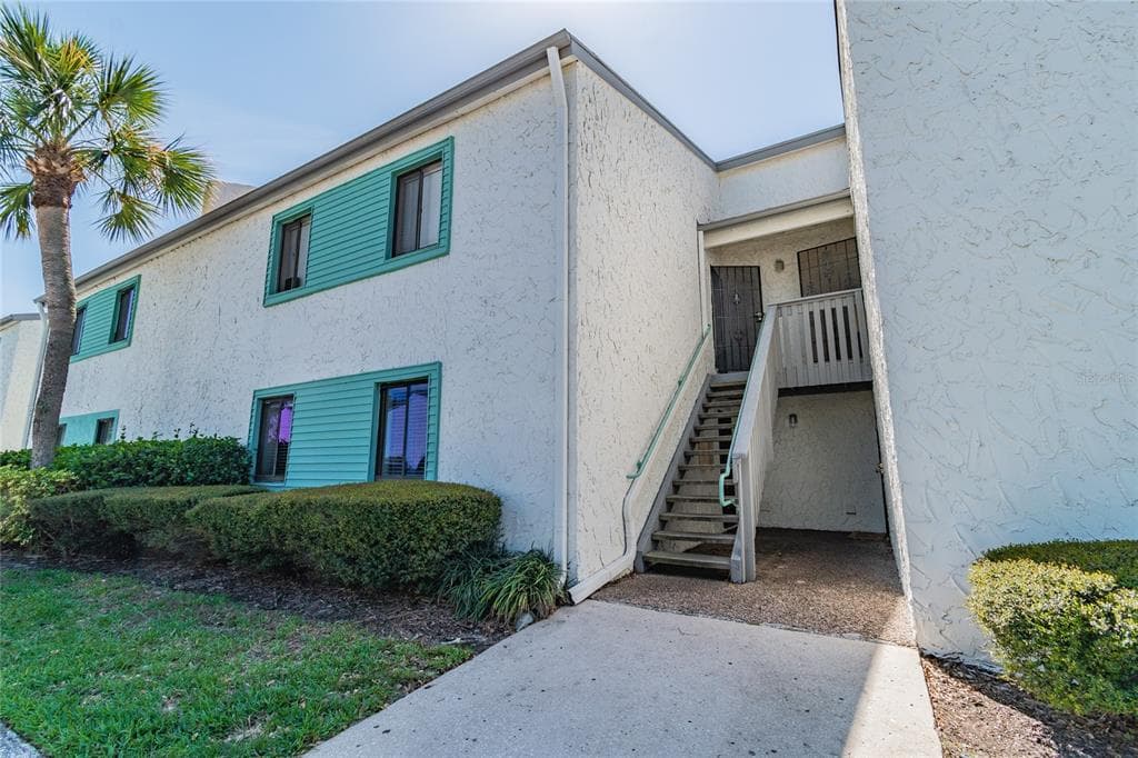 11562 8TH STREET N UNIT 703 ST PETERSBURG, FL 33716