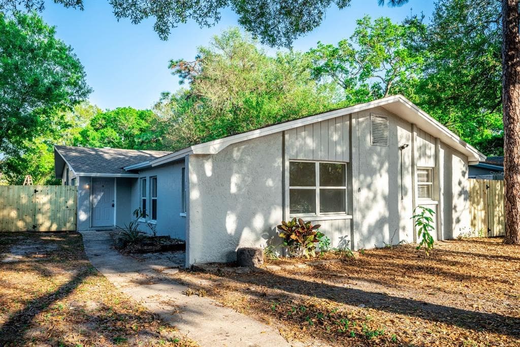 15117 AVALON AVENUE UNIT B CLEARWATER, FL 33760