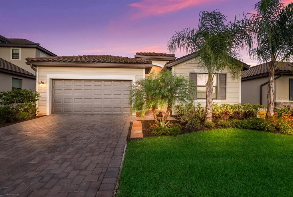 621 FIREBUSH COURT BRADENTON, FL 34212
