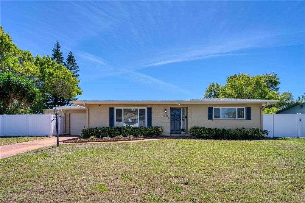 5900 35TH AVENUE N ST PETERSBURG, FL 33710