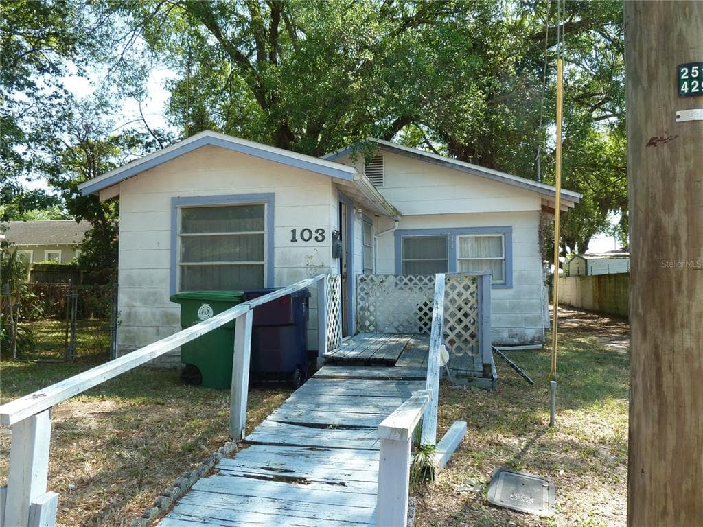 103 E VIOLET STREET TAMPA, FL 33603