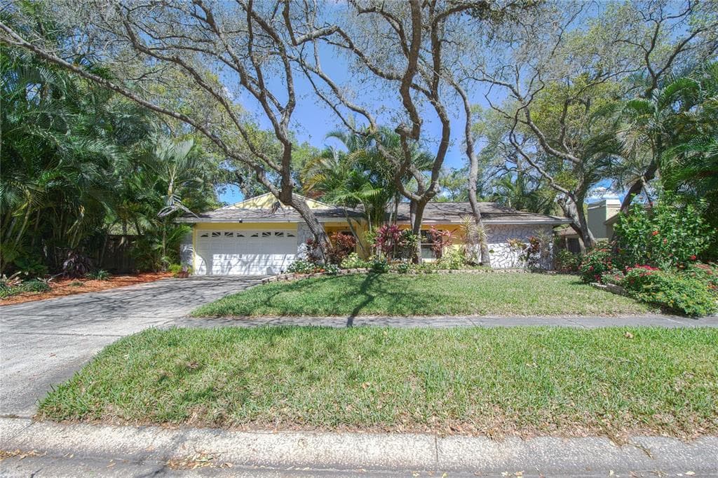 32 SUMMIT LANE SAFETY HARBOR, FL 34695