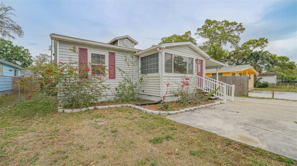 2434 37TH STREET S ST PETERSBURG, FL 33711
