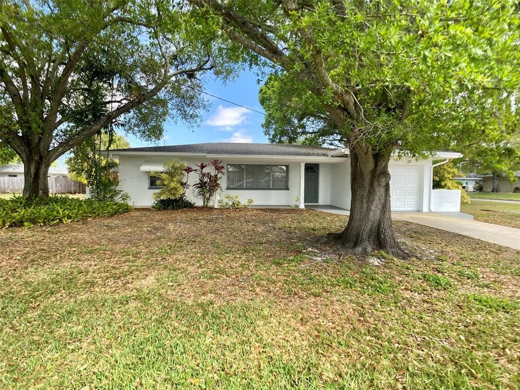993 44TH AVENUE NE ST PETERSBURG, FL 33703