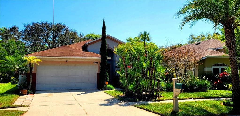 6928 MONARCH PARK DRIVE APOLLO BEACH, FL 33572