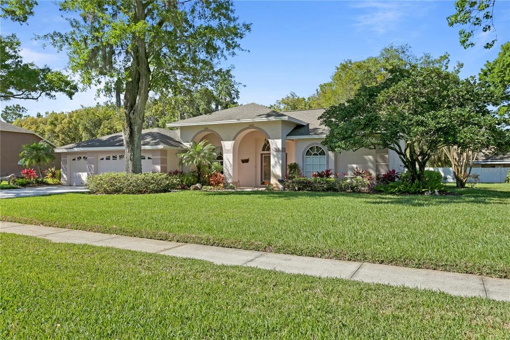 1007 KINGSBOROUGH GARDENS COURT LUTZ, FL 33548