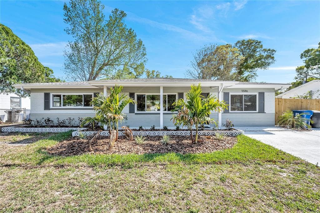 5586 30TH AVENUE N ST PETERSBURG, FL 33710