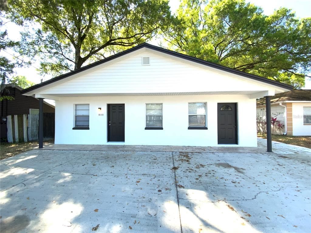 810 W SLIGH AVENUE TAMPA, FL 33604