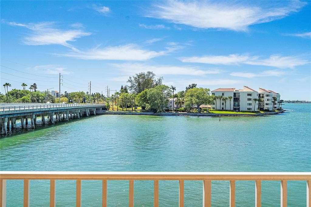 5281 ISLA KEY BOULEVARD S UNIT 202 ST PETERSBURG, FL 33715
