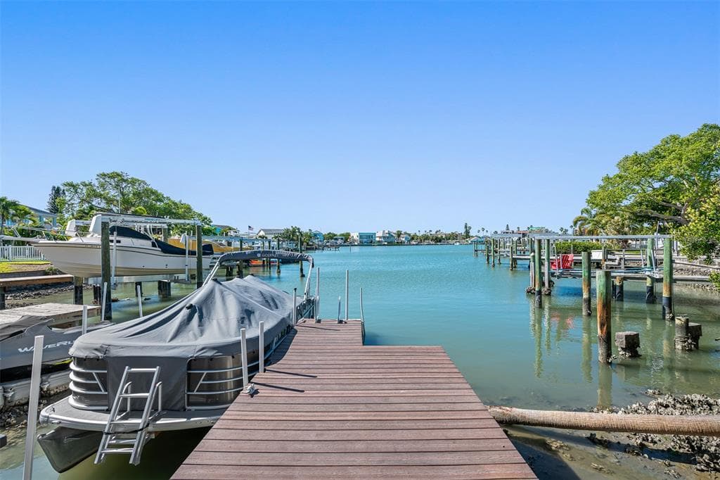 14176 W PARSLEY DRIVE MADEIRA BEACH, FL 33708