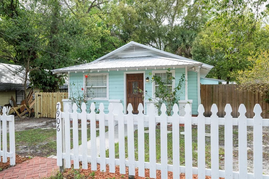 7906 N 12TH STREET TAMPA, FL 33604