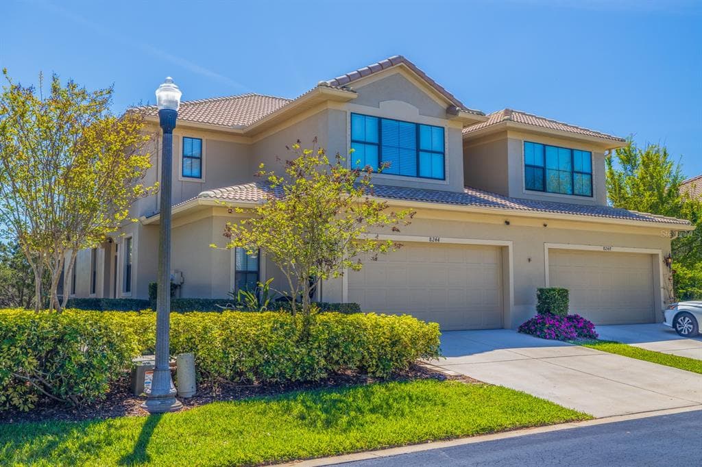 8244 LAPIN COURT SEMINOLE, FL 33777