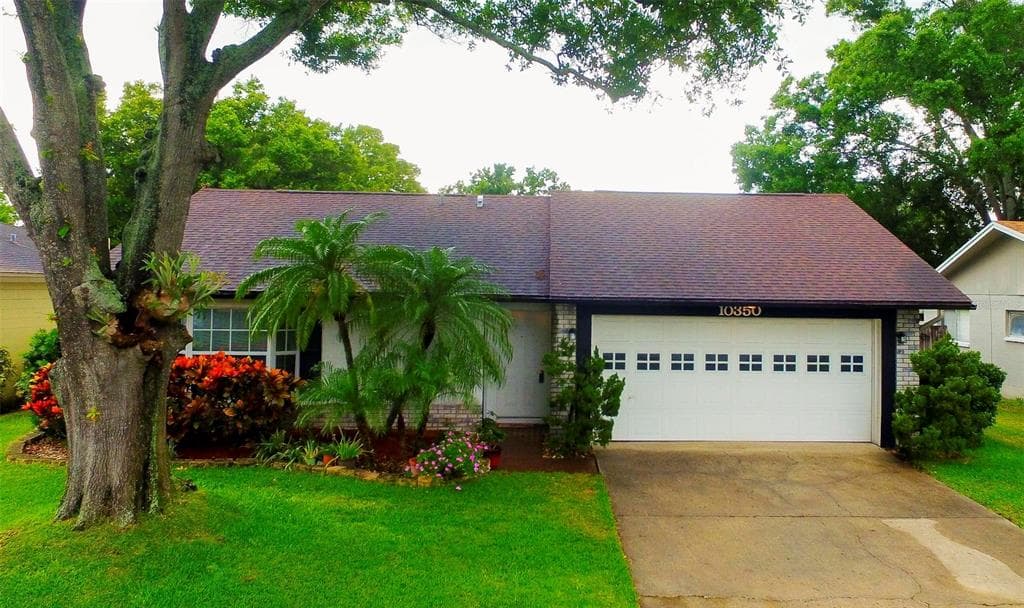 10350 OAKHAVEN DRIVE N PINELLAS PARK, FL 33782