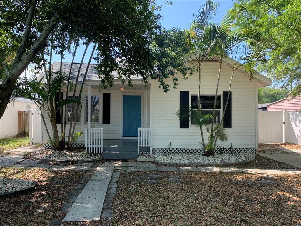 1670 29TH AVENUE N ST PETERSBURG, FL 33713