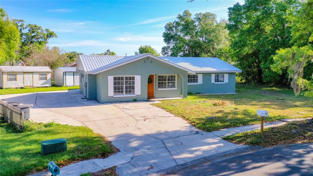 308 HICKORY STREET PLANT CITY, FL 33563