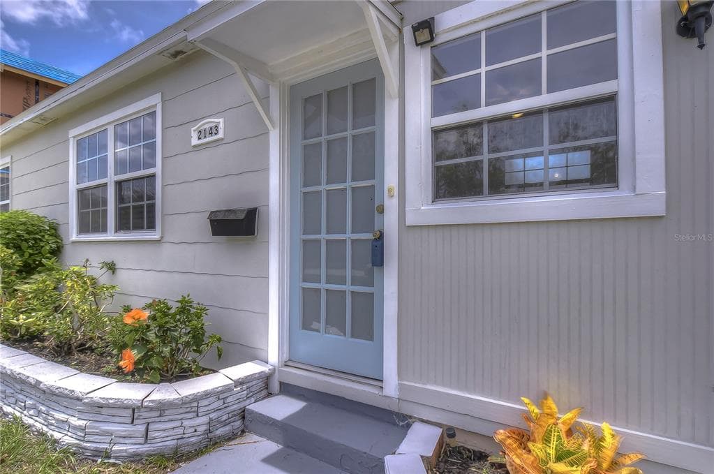 2143 6TH AVENUE N ST PETERSBURG, FL 33713