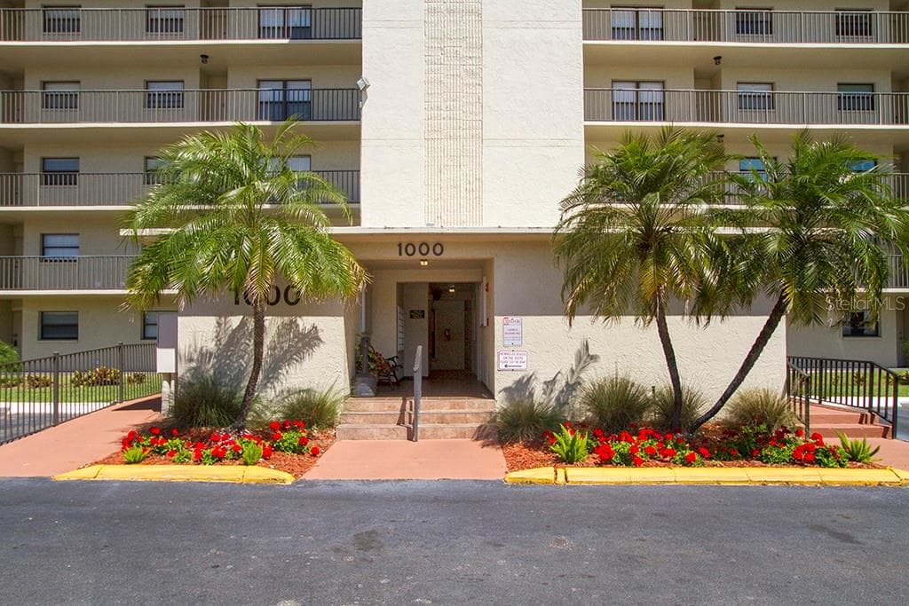 1000 COVE CAY DRIVE UNIT 1F CLEARWATER, FL 33760
