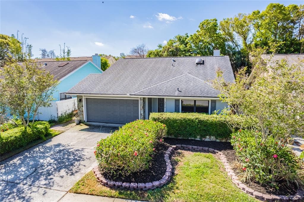 3012 WHISPERING DRIVE N LARGO, FL 33771