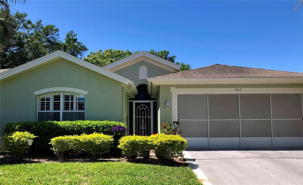 902 STAFFORDSHIRE LANE UNIT 6 SUN CITY CENTER, FL 33573