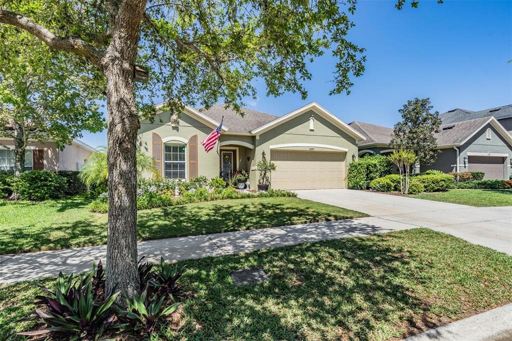 2849 MAPLE BROOK LOOP LUTZ, FL 33558