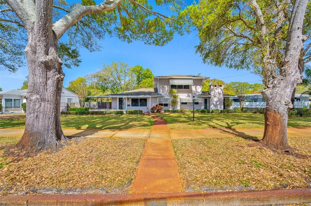 610 61ST STREET N ST PETERSBURG, FL 33710