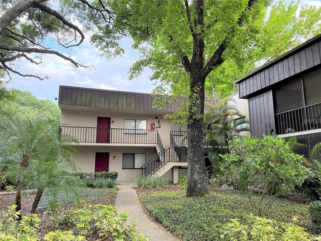 11723 RAINTREE VILLAGE BOULEVARD UNIT D TEMPLE TERRACE, FL 33617