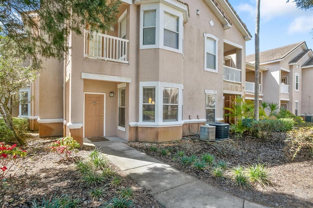 10402 VILLA VIEW CIRCLE UNIT 10402 TAMPA, FL 33647