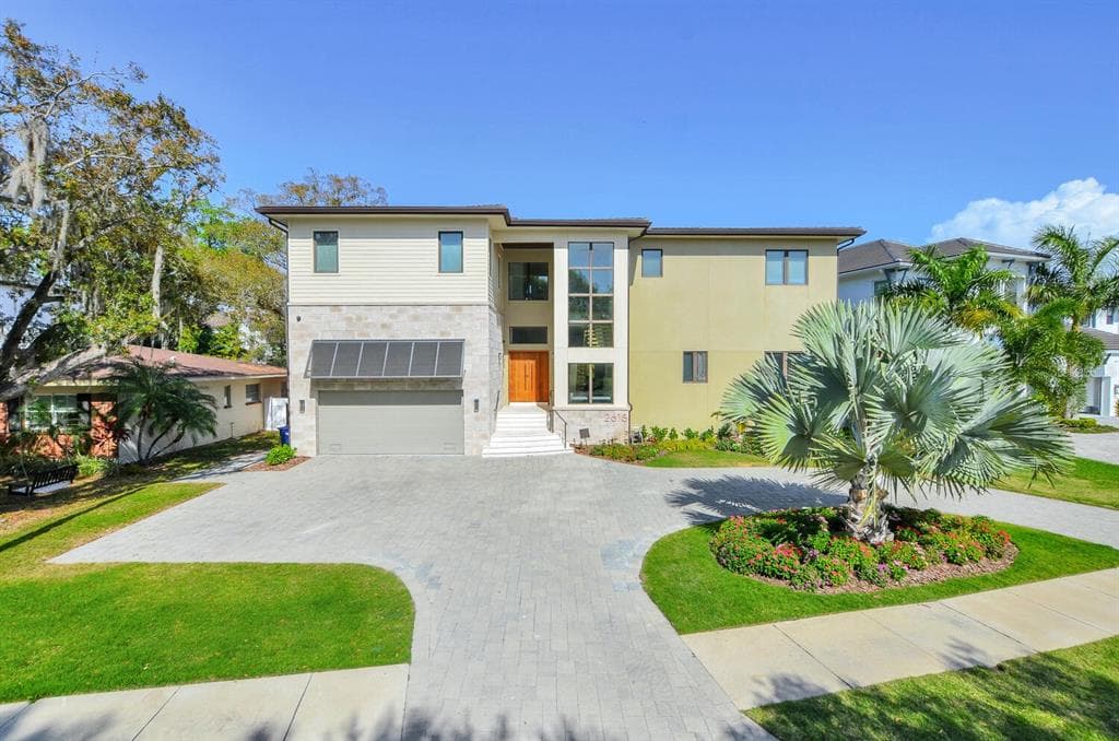 2618 N DUNDEE STREET TAMPA, FL 33629