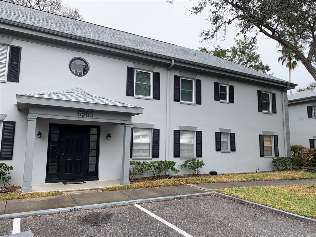 6965 AVENUE DES PALAIS UNIT 2B SOUTH PASADENA, FL 33707