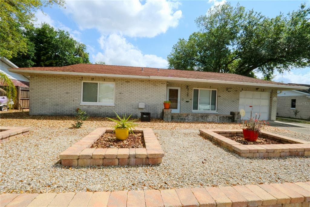 4205 ORANGE ST SEFFNER, FL 33584