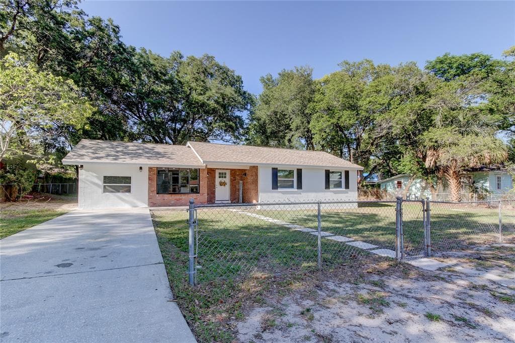 3614 E GROVE STREET TAMPA, FL 33610