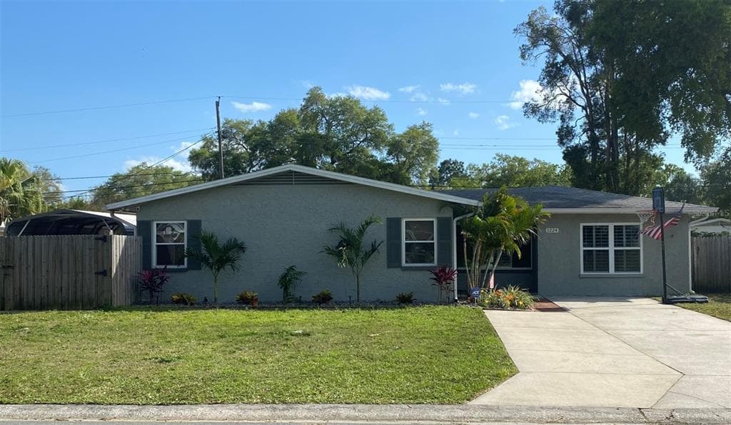 1224 80TH AVENUE N ST PETERSBURG, FL 33702