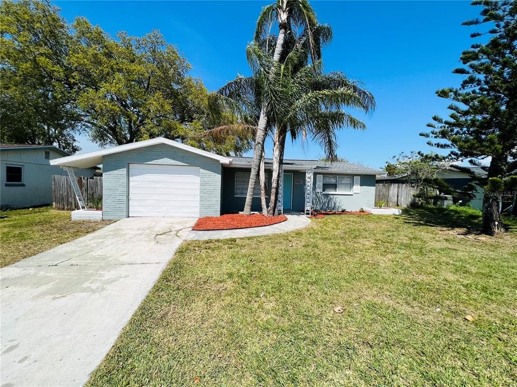3319 PINON DRIVE HOLIDAY, FL 34691