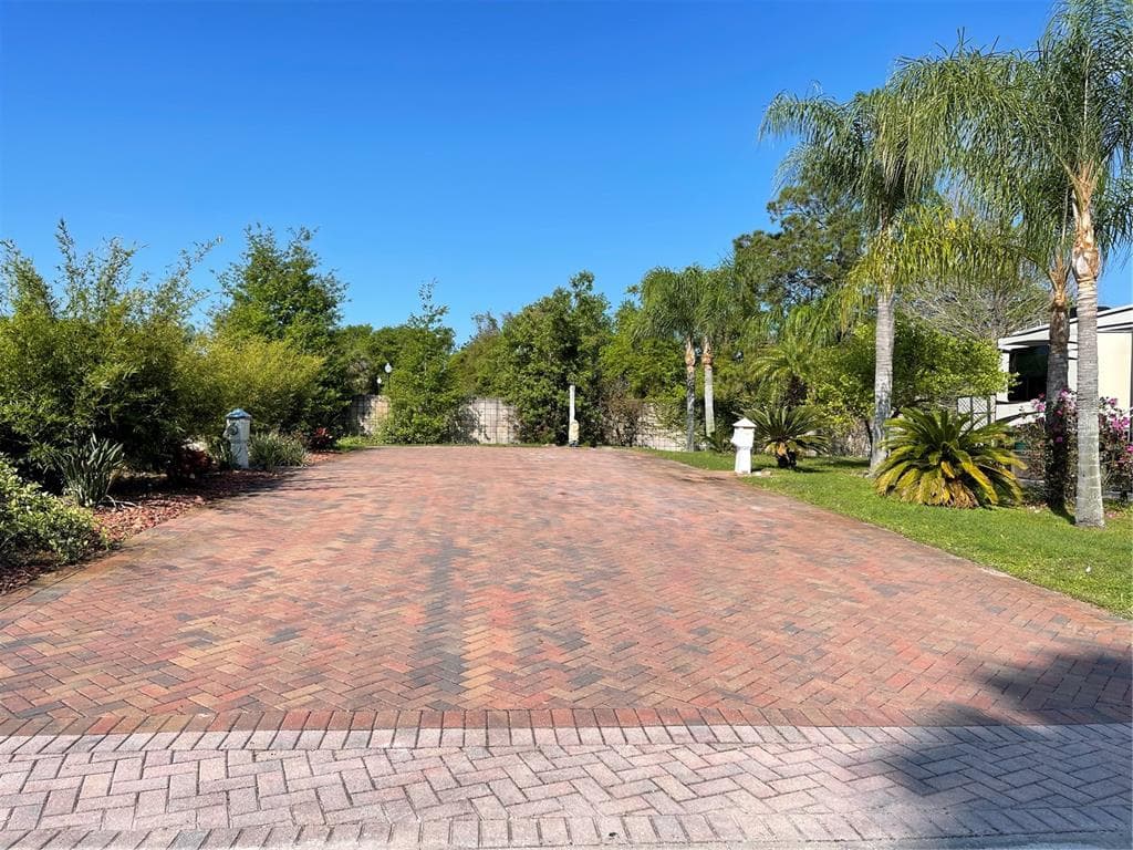 6803 AMANDA VISTA CIRCLE LAND O LAKES, FL 34637