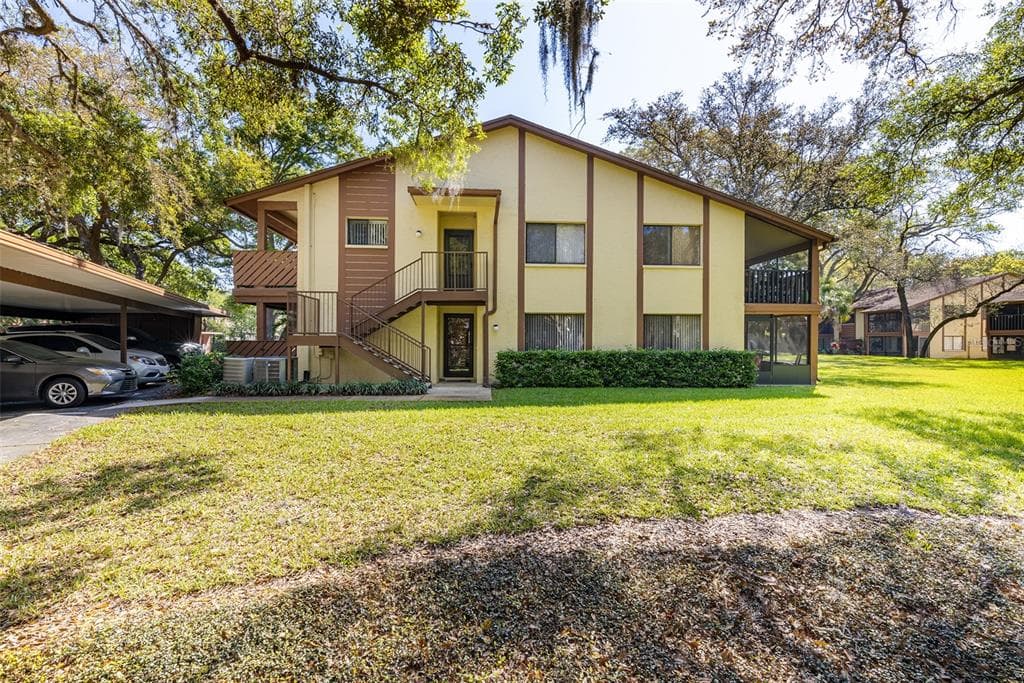 510 MISTLETOE COURT UNIT B SAFETY HARBOR, FL 34695